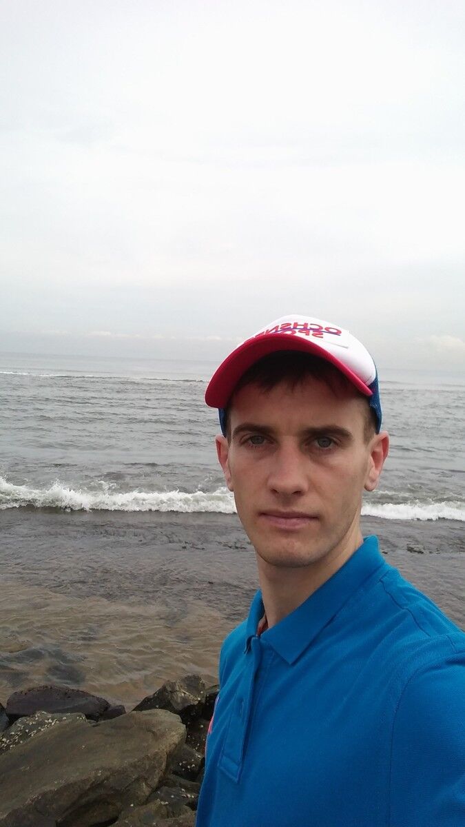 18533897  Andrii, 33 ,    