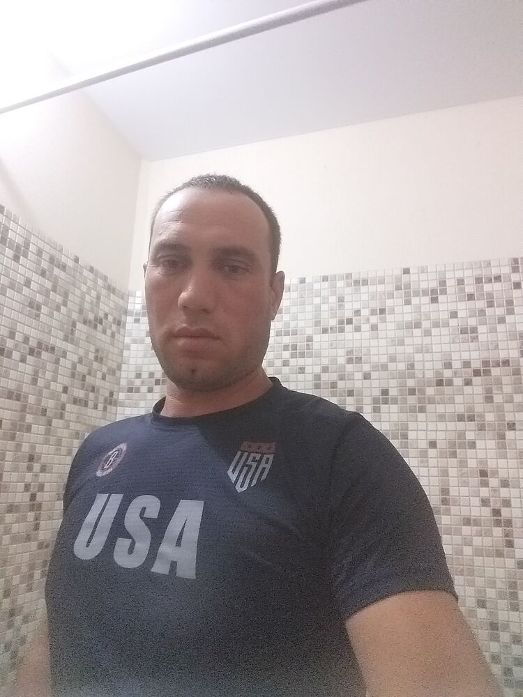  28781557  Azamat, 36 ,    