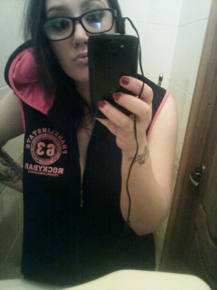  26233427  Lina, 32 ,    