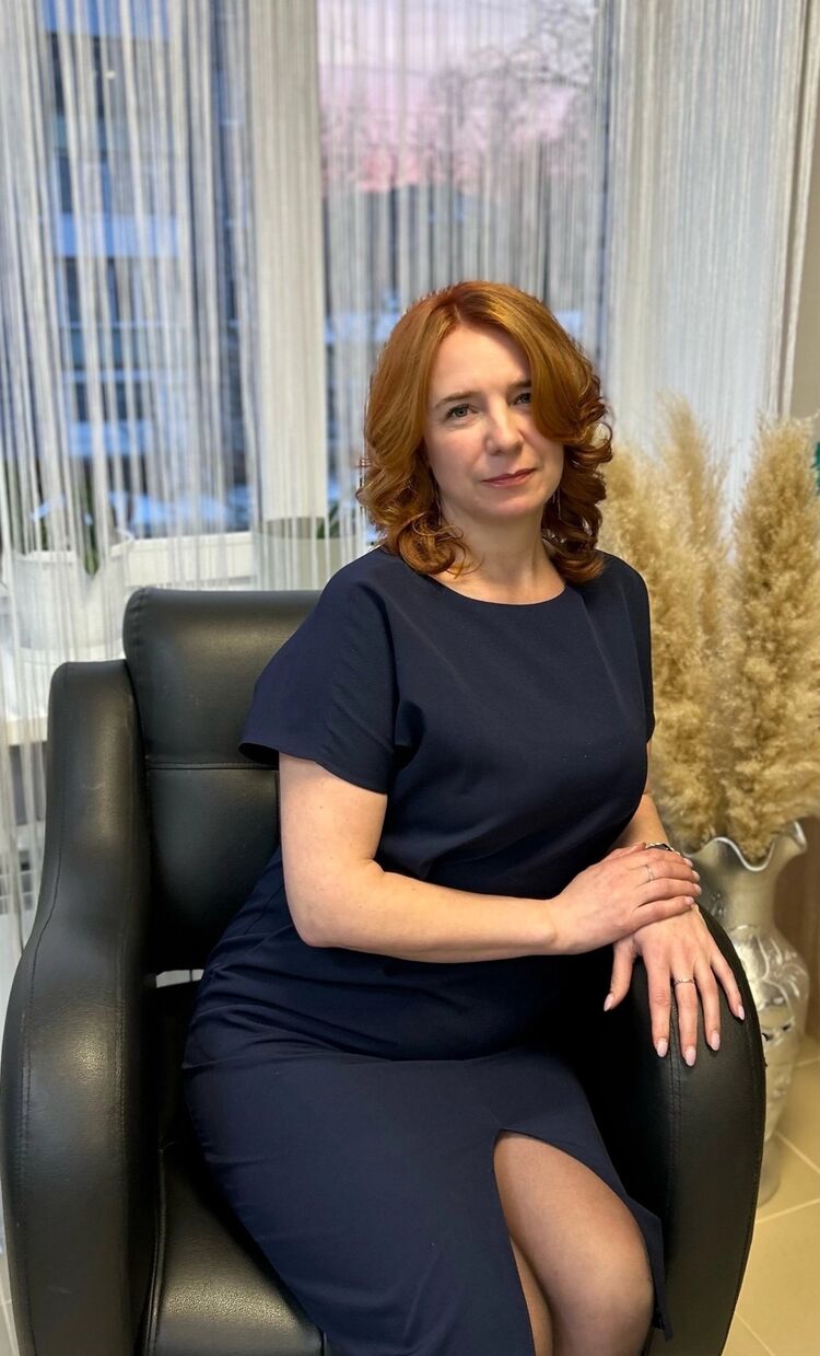  54435057  Lana, 46 ,    