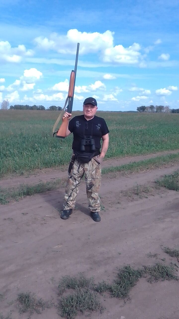  47208097  Pavel, 52 ,    