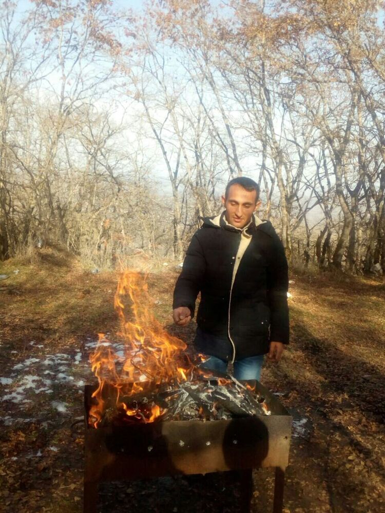  32476217  Garnik, 33 ,    