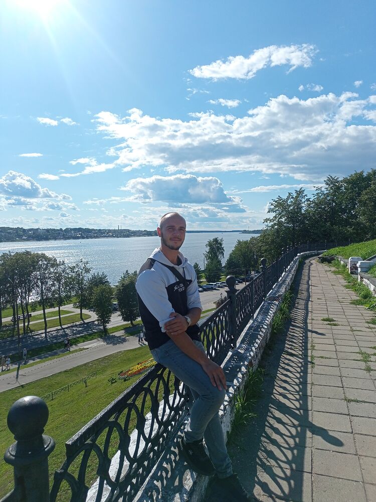  48199607  Sergey, 25 ,    