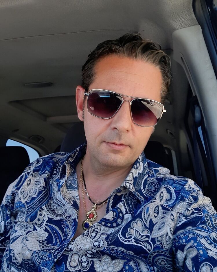  23005727  Ivan, 51 ,    Rome