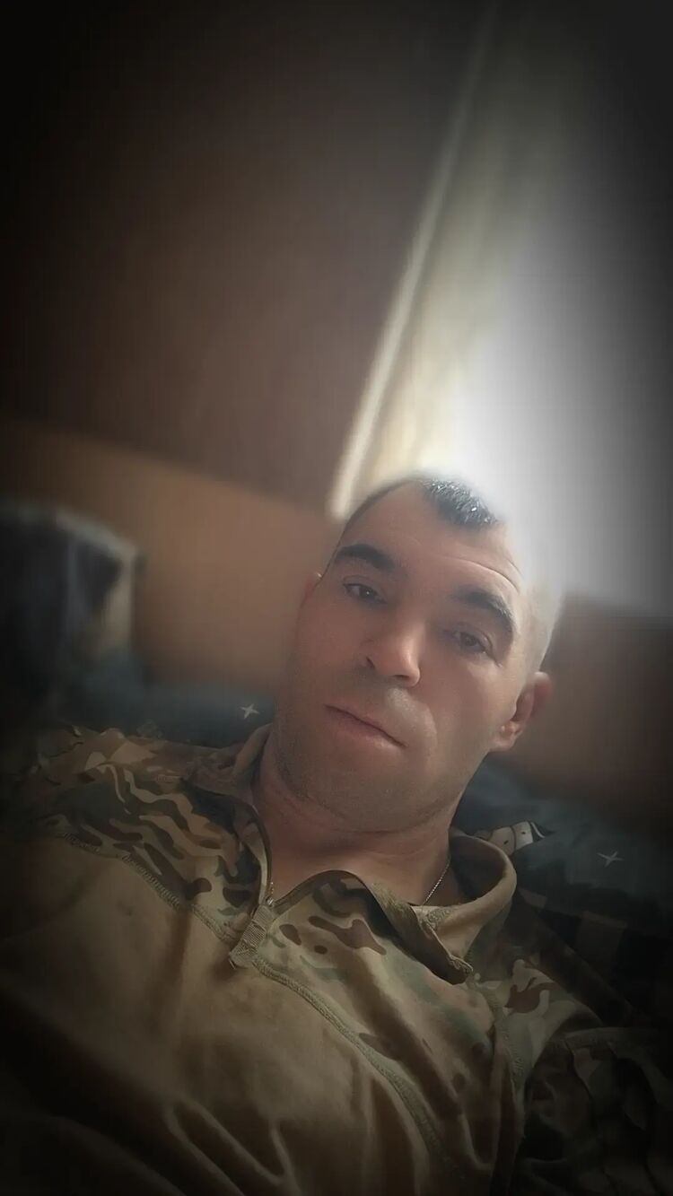  54492157  Viktor, 35 ,    