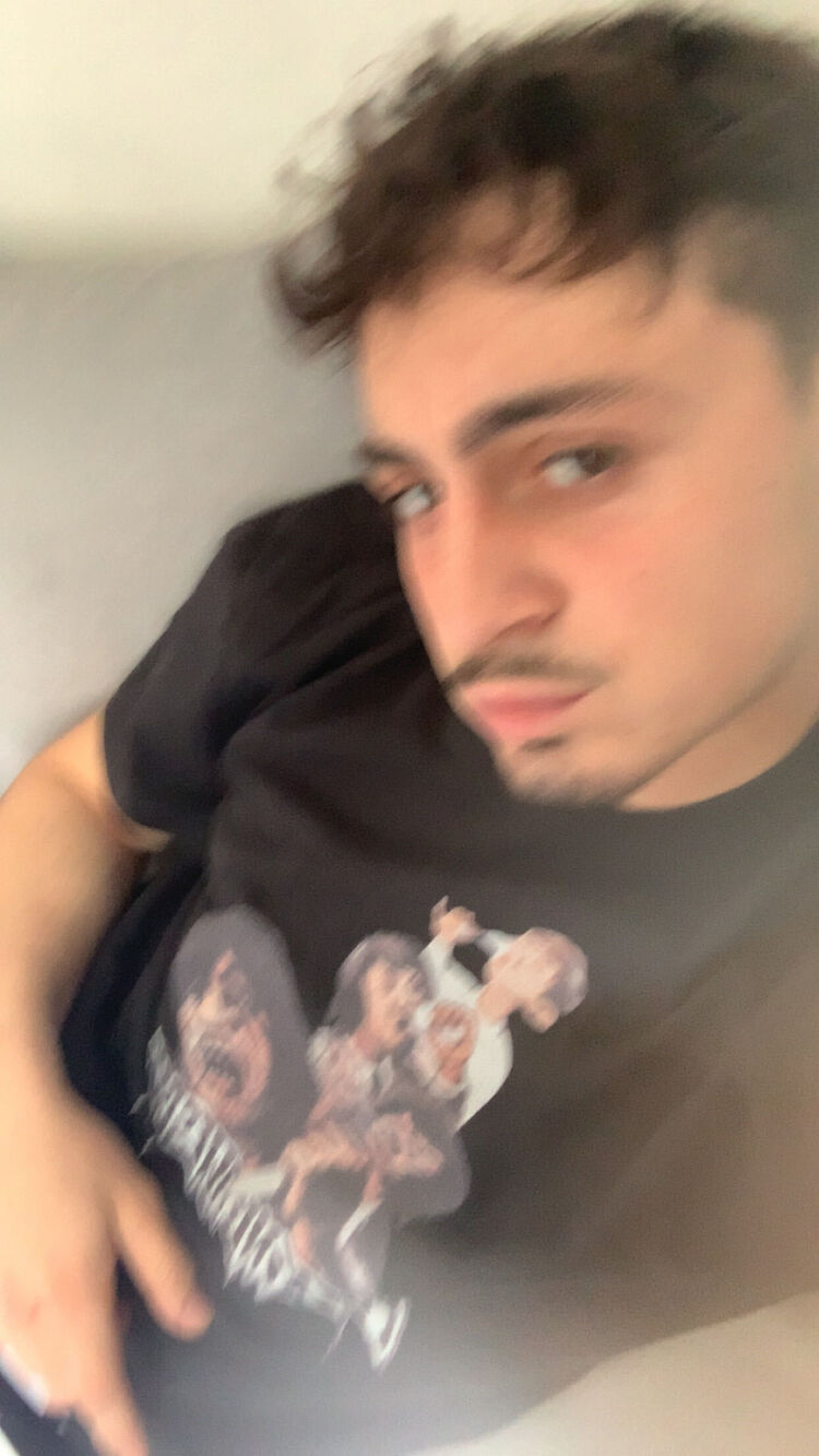  52034727  Khristian, 21 ,    