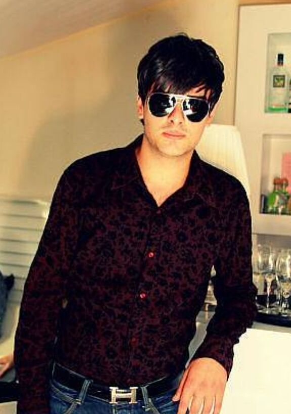  53301327  Slavik, 26 ,    