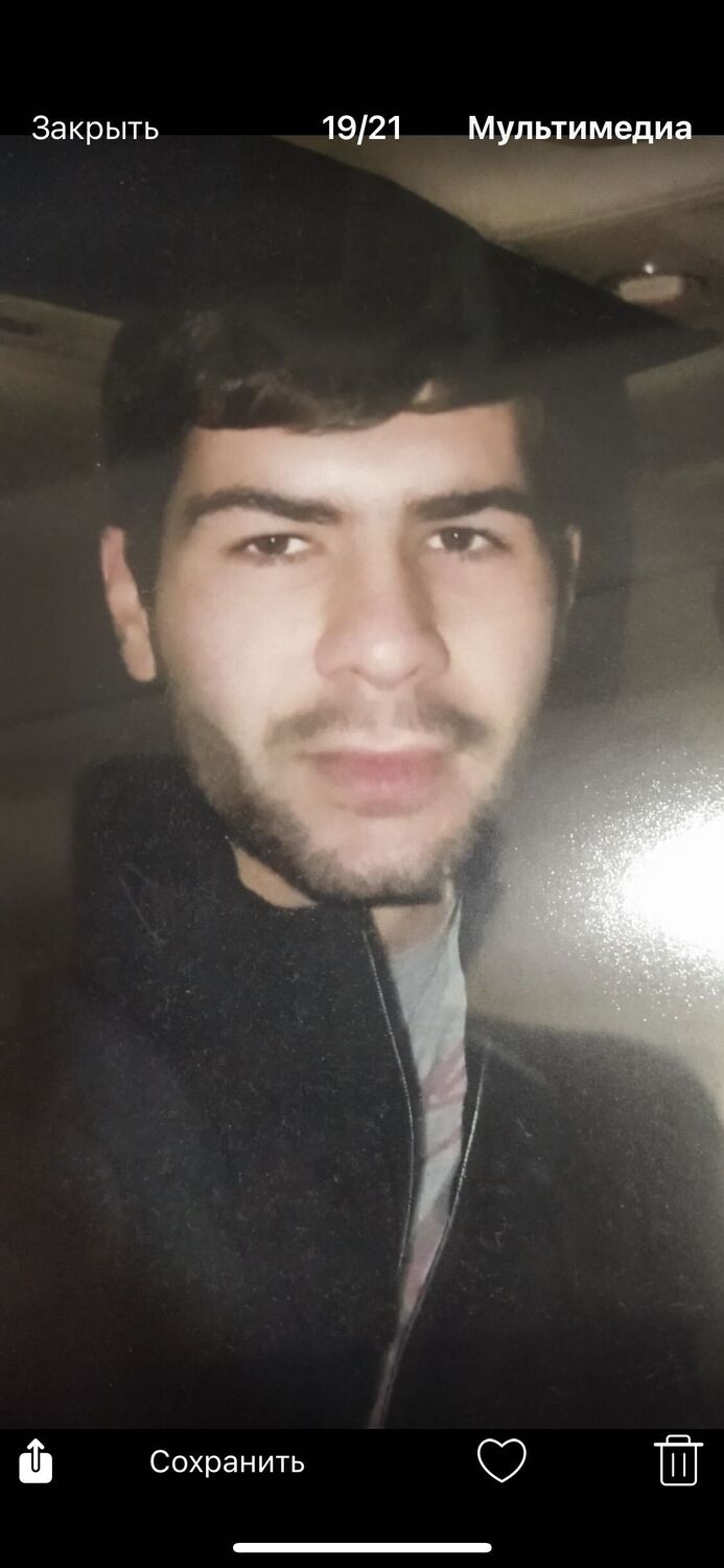  35382707  Gagik, 42 ,    