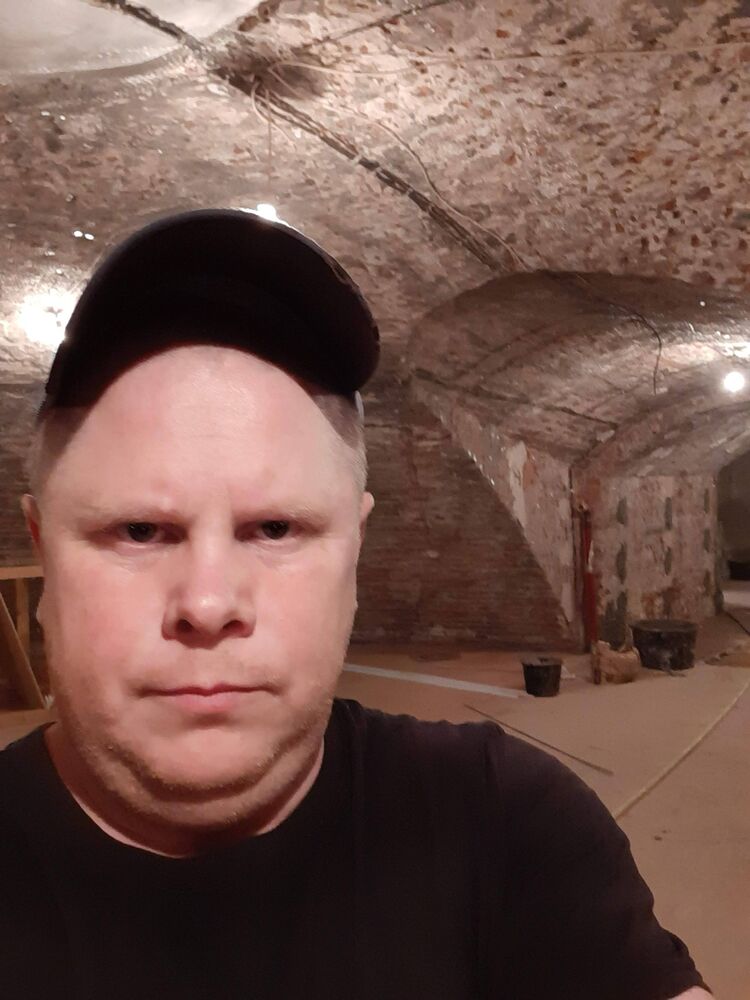  31995897  , 49 ,    -