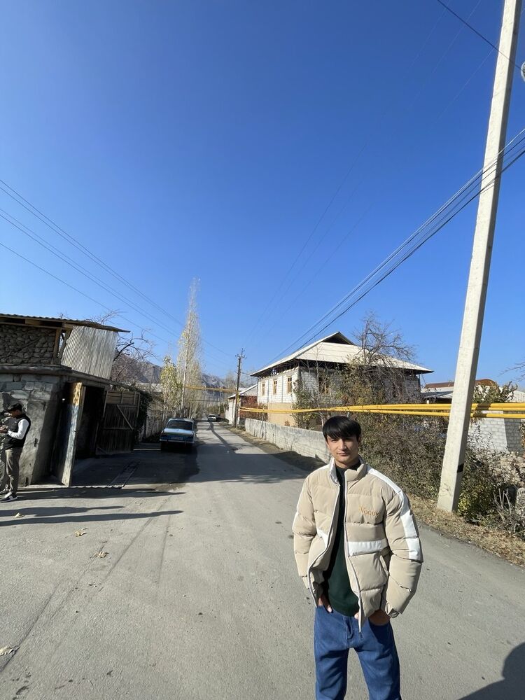  52602317  Azad, 19 ,    -