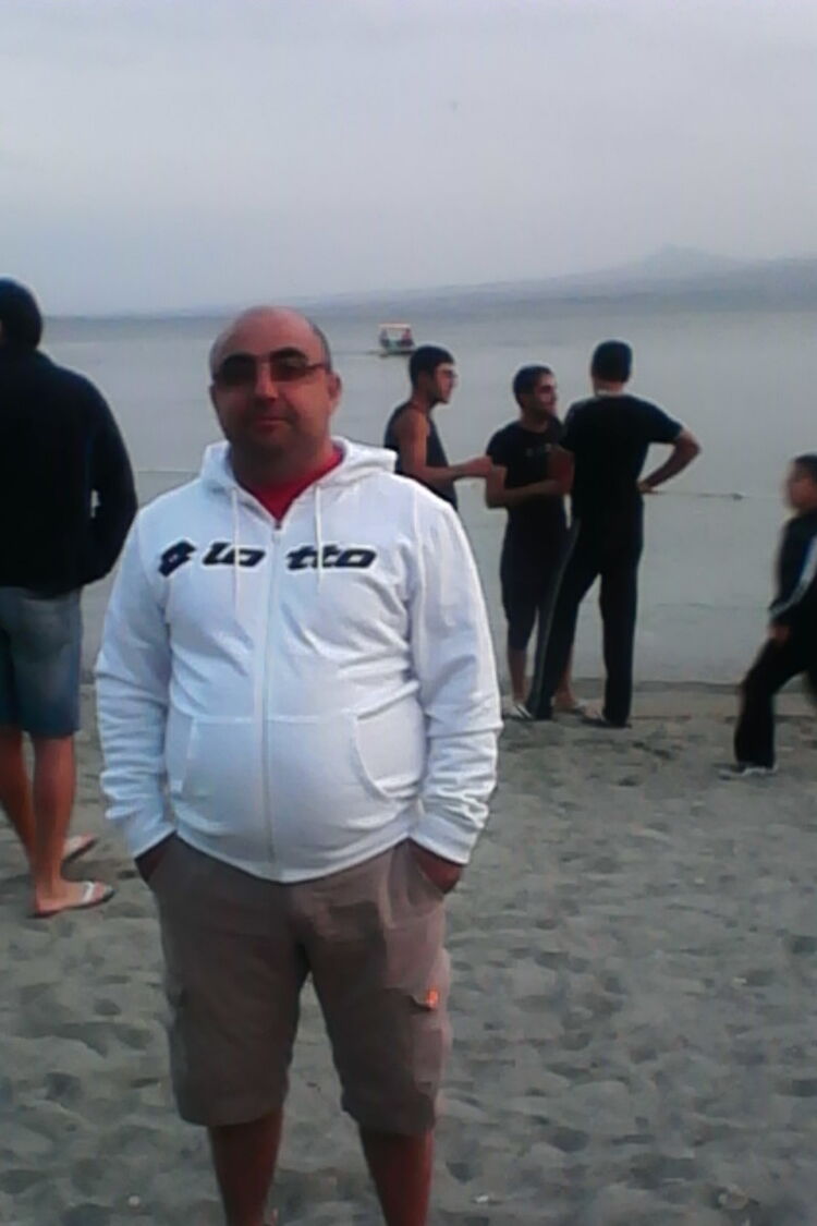  5810727  Gago, 48 ,    