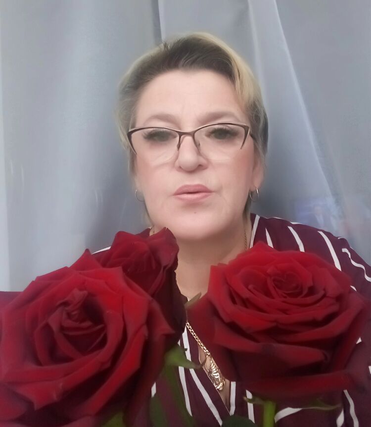  34688917  Julia, 57 ,    