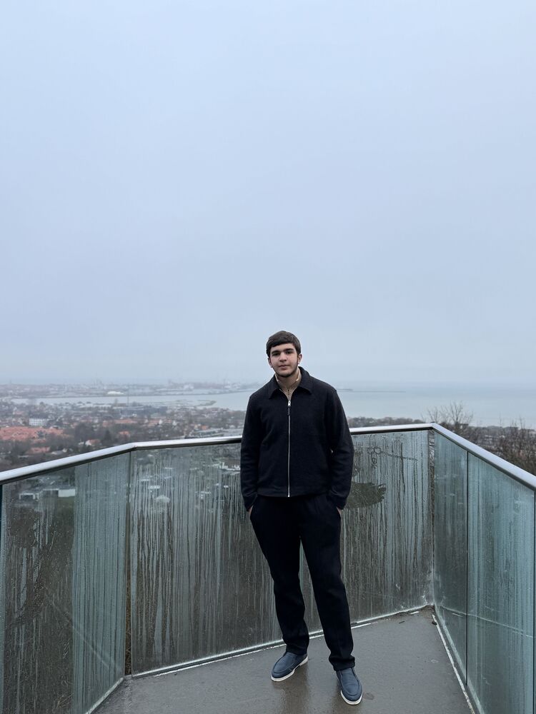 ���� 48745297 ����� Tadevo�, 19 ���, ���� ���������� � Beverly Hills