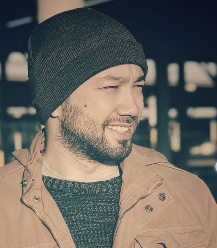  41152137  Alisher, 29 ,    