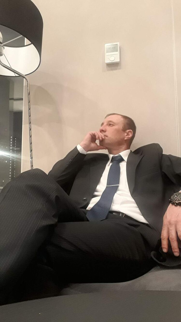  26835217  Albert, 39 ,    