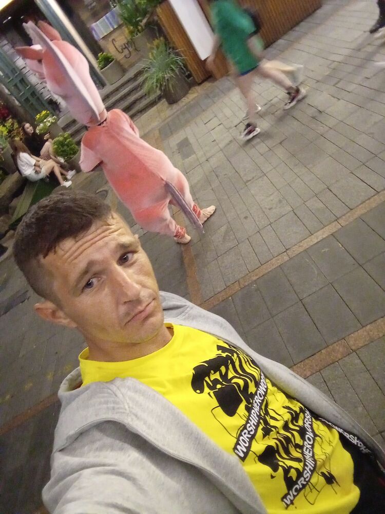  28307887  , 37 ,    