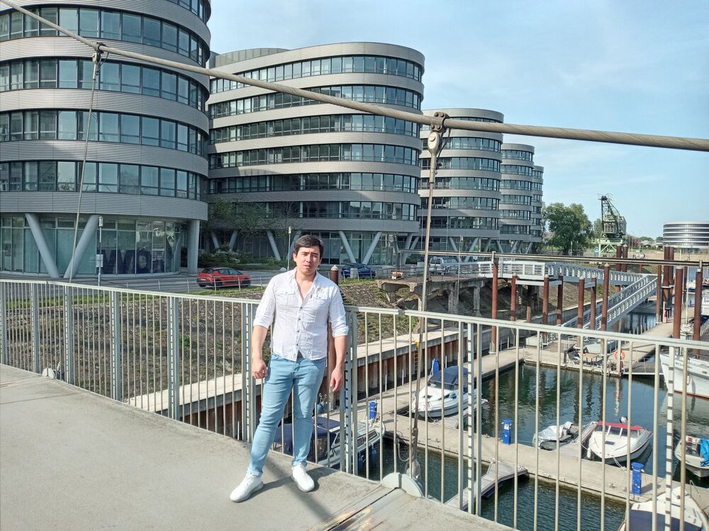 ���� 23067257 ������� Shodmon, 32 ����, ���� ���������� � ����