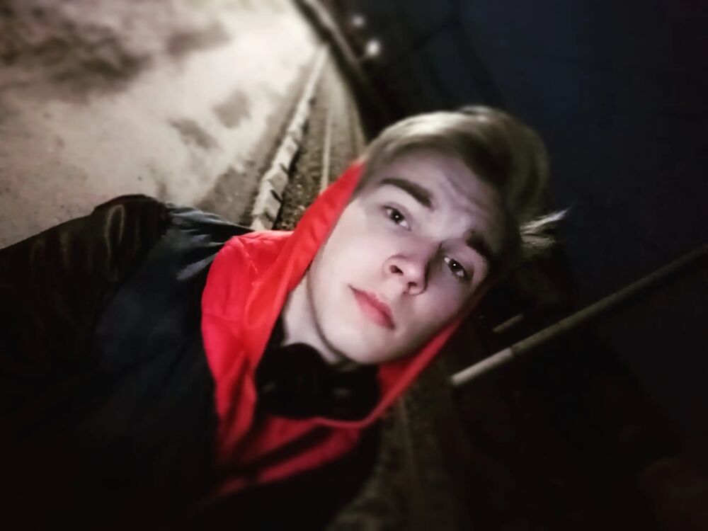  36589177  Vlad, 23 ,    