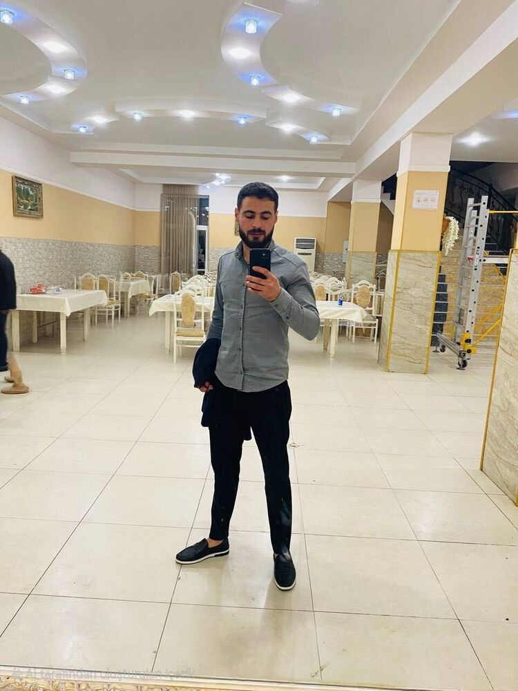  52864627  Gurban, 32 ,    