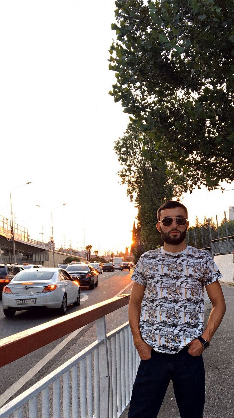  27088457  Besik, 30 ,    