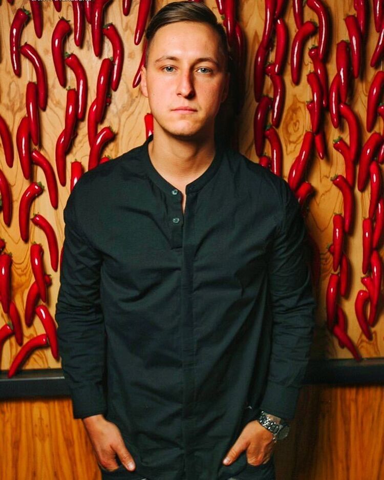  54084237  , 32 ,    -