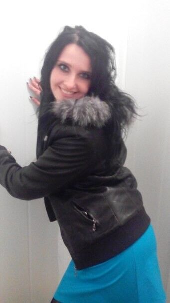  ,   Elena, 32 ,  