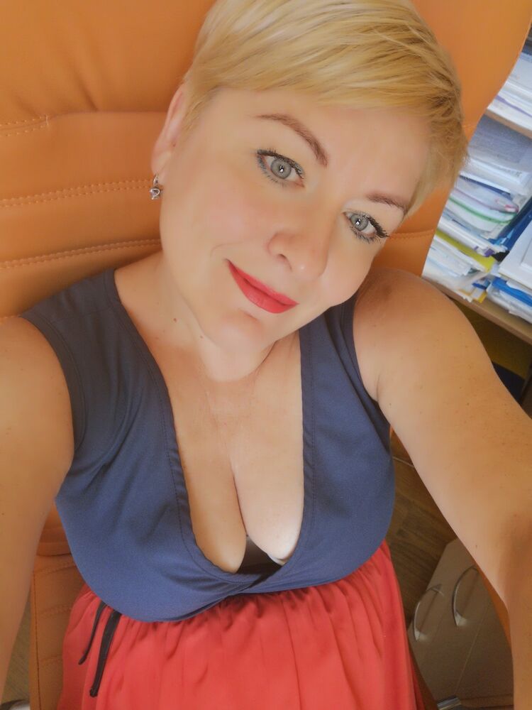  16628477  Radmila, 49 ,    