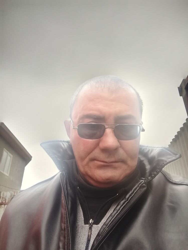  26072327  , 51 ,    