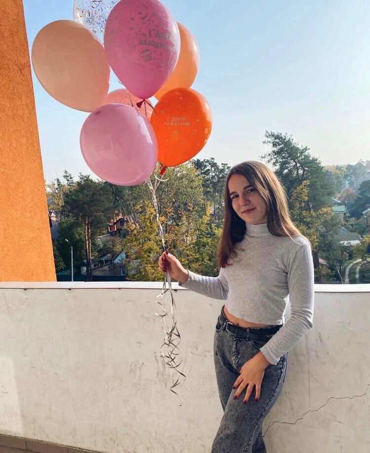  ,   Anya, 27 ,   ,   