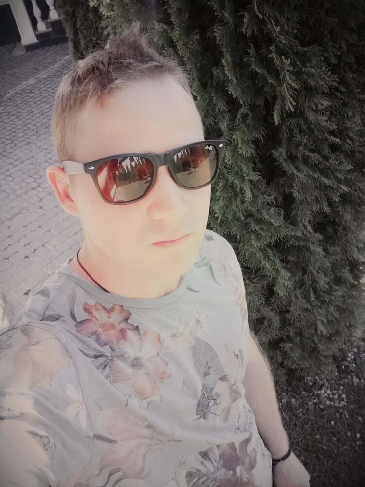  ,   Adrian, 28 ,   ,   , c 