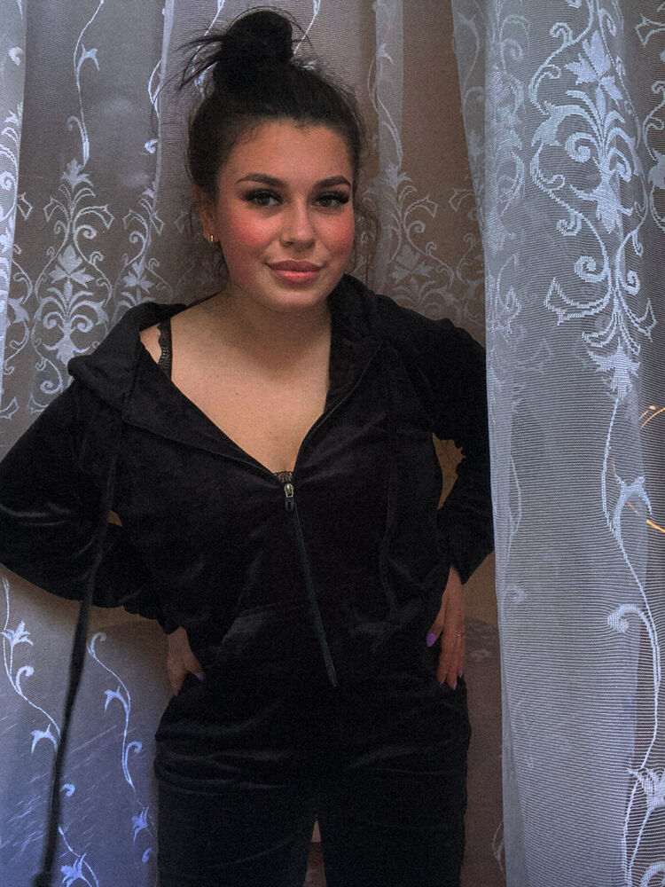  ,   Elena, 25 ,   ,   
