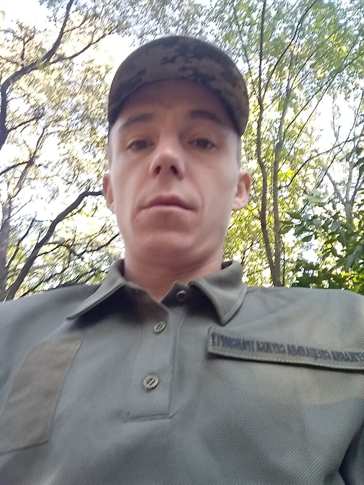  46218477  , 33 ,    