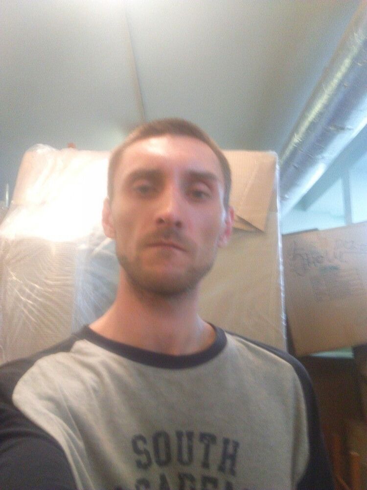  9654887  Dmitrij, 39 ,    