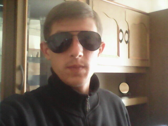  9717917  Maikl, 34 ,    