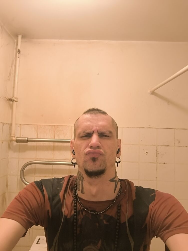  49575277  Artur, 34 ,    