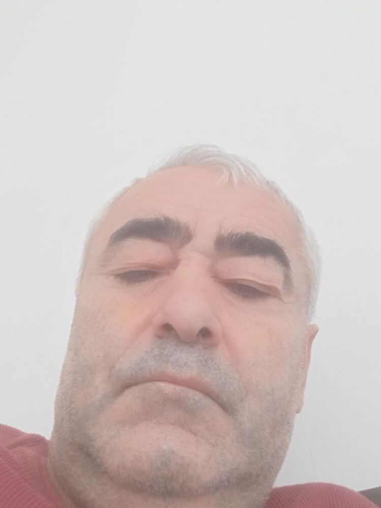  40570797  , 52 ,    
