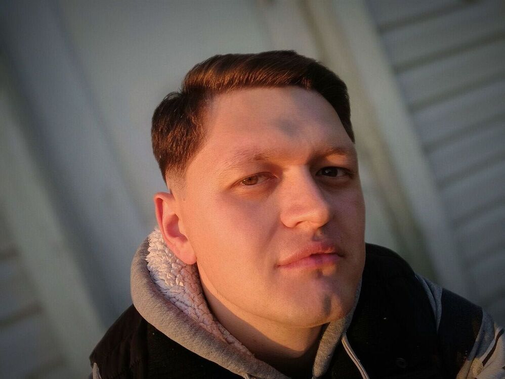  29299397  Artyom, 32 ,    