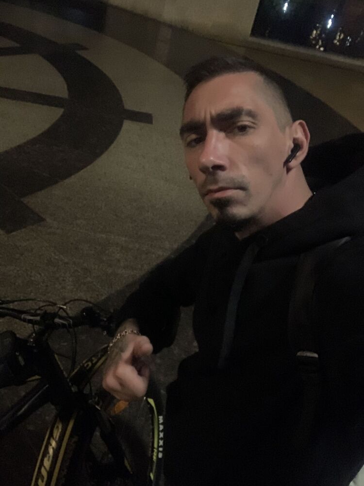  40500657  , 37 ,    