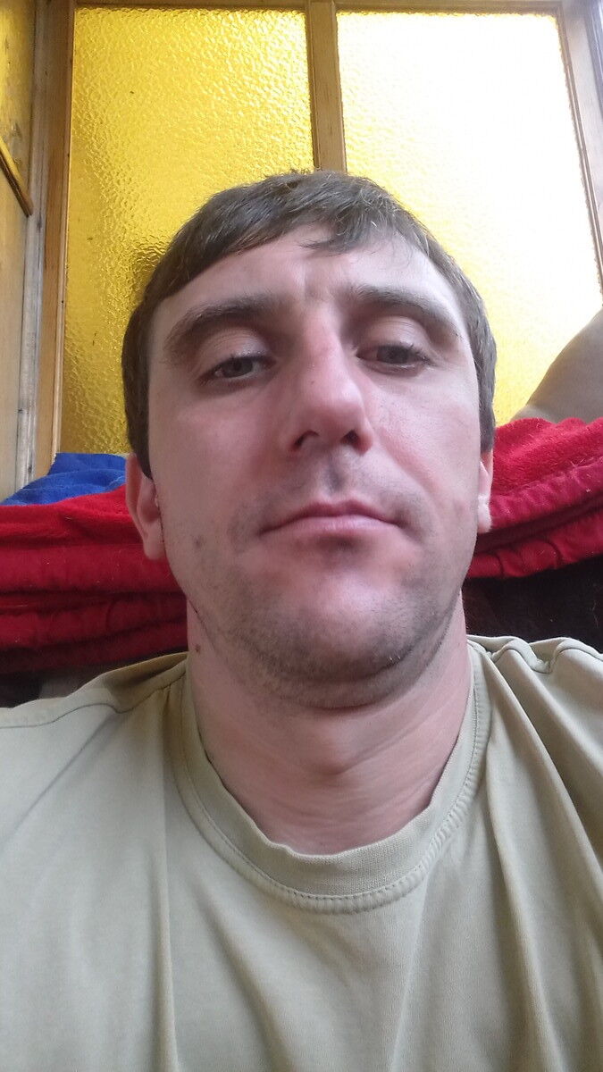  ,   Droni, 43 ,  