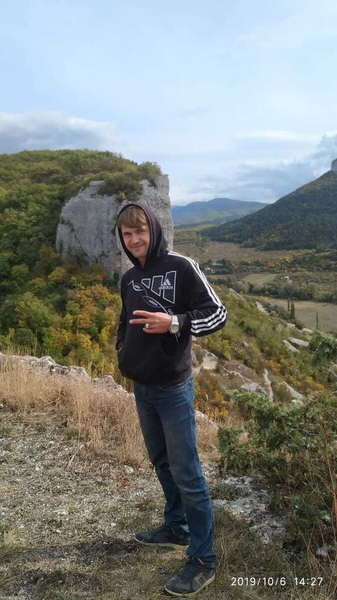  18571877  Alex, 36 ,    