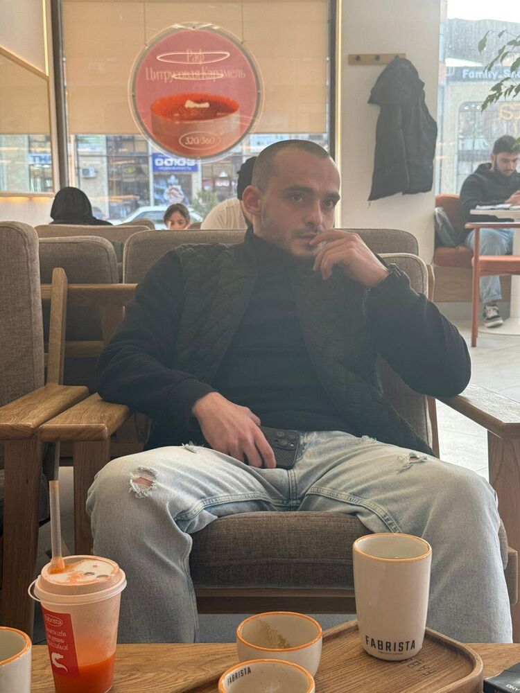  52773447  , 24 ,    