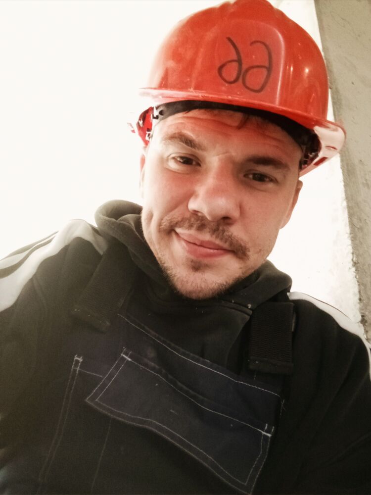  53602337  Chalov, 26 ,    