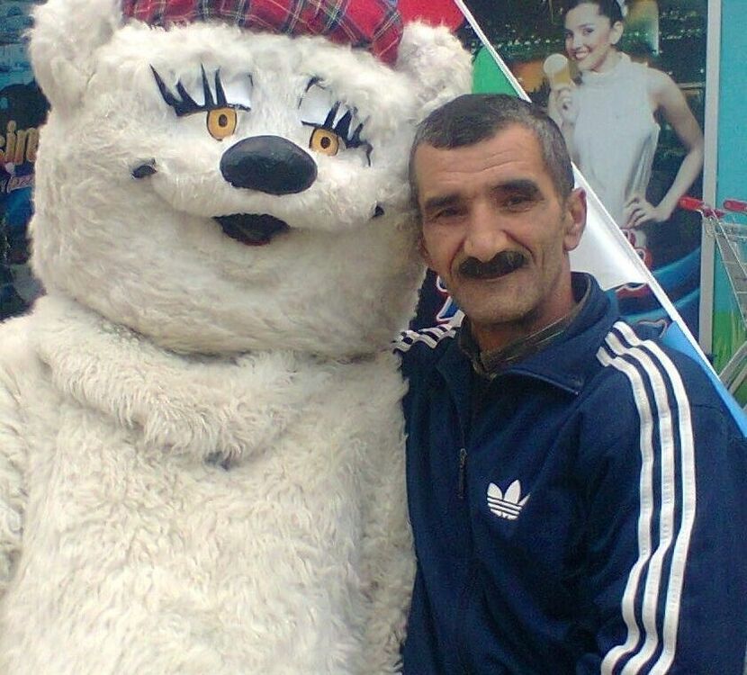 16810637  Elxan, 63 ,    