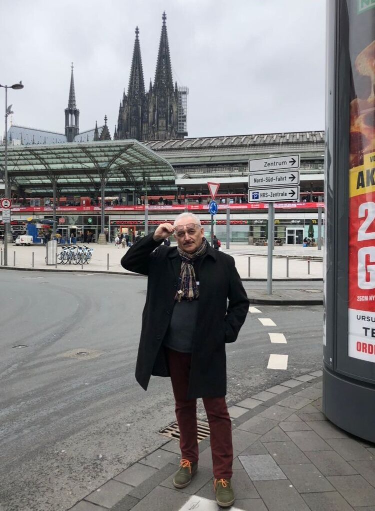  Duisburg,   , 64 ,   c 