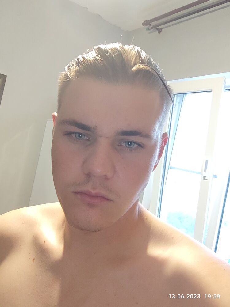  36820697  Roma, 29 ,    