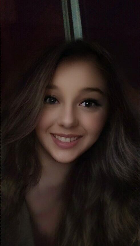  21540307  Isabel, 22 ,    --