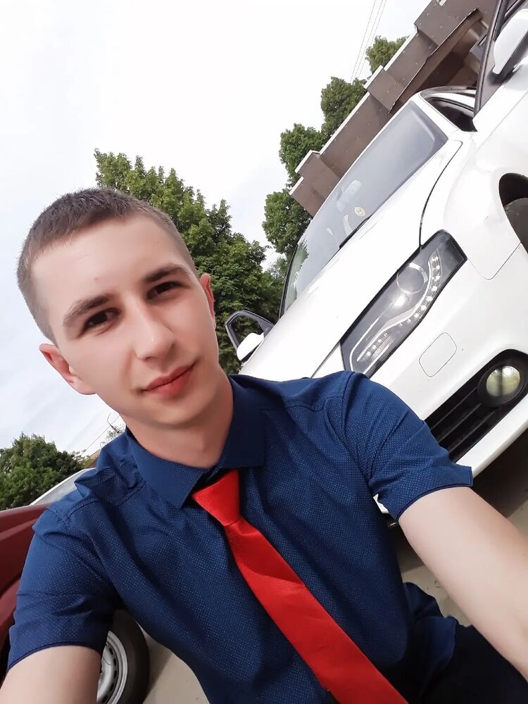 33658197  Oleg, 28 ,    