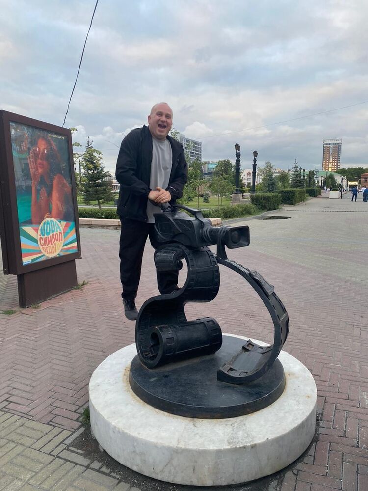  ,   Viktor, 43 ,   ,   , c , 