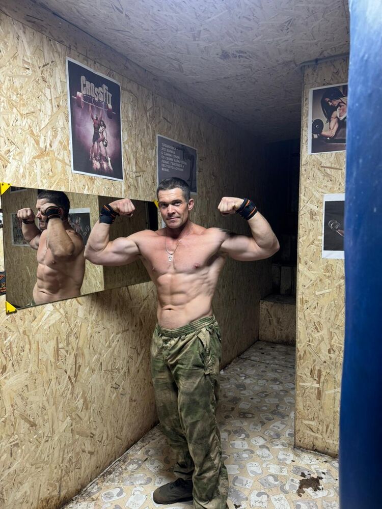  46662677  Dimasic, 40 ,    