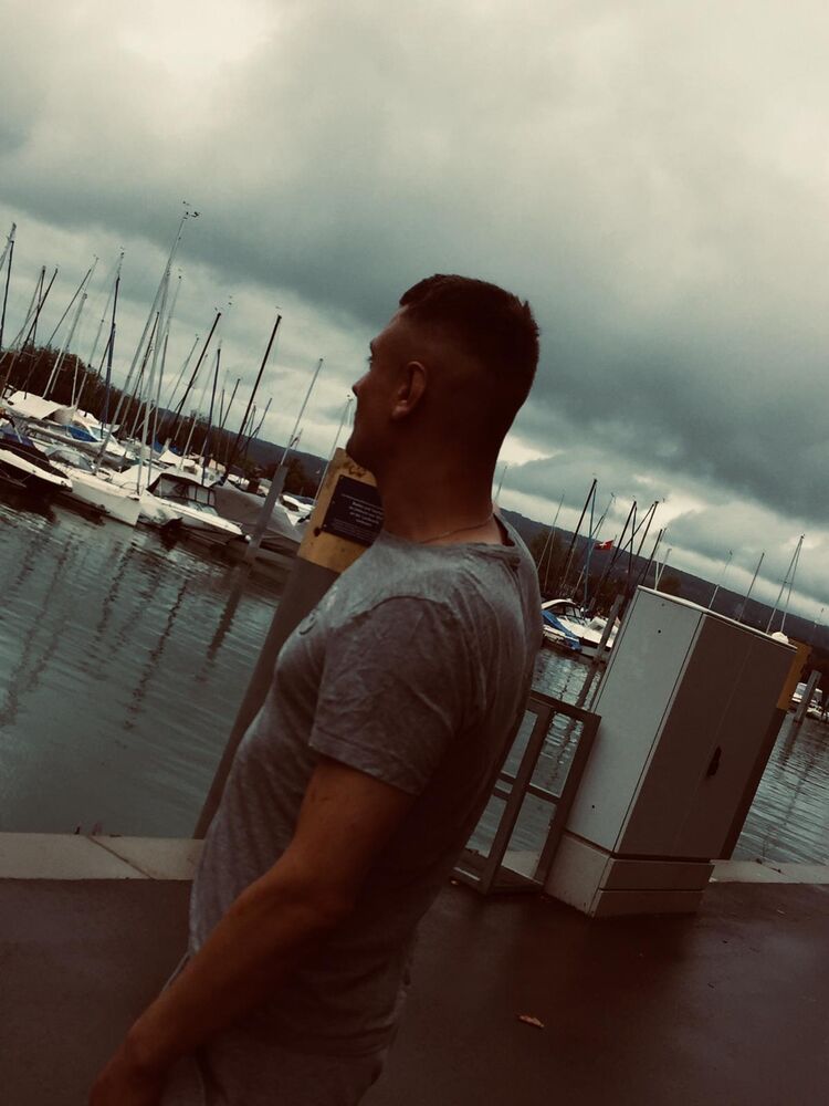  ,   Sergej, 37 ,   ,   